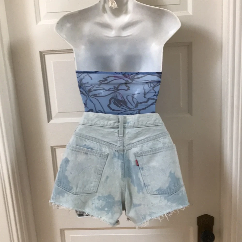Premium Levi's sz 27 501 jean shorts Light blue bleached distressed - Picture 5 of 9